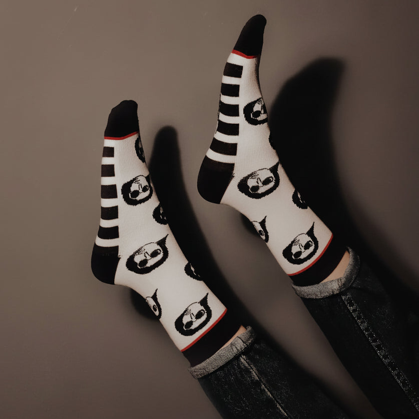 Long Socks ( Lee's wife )