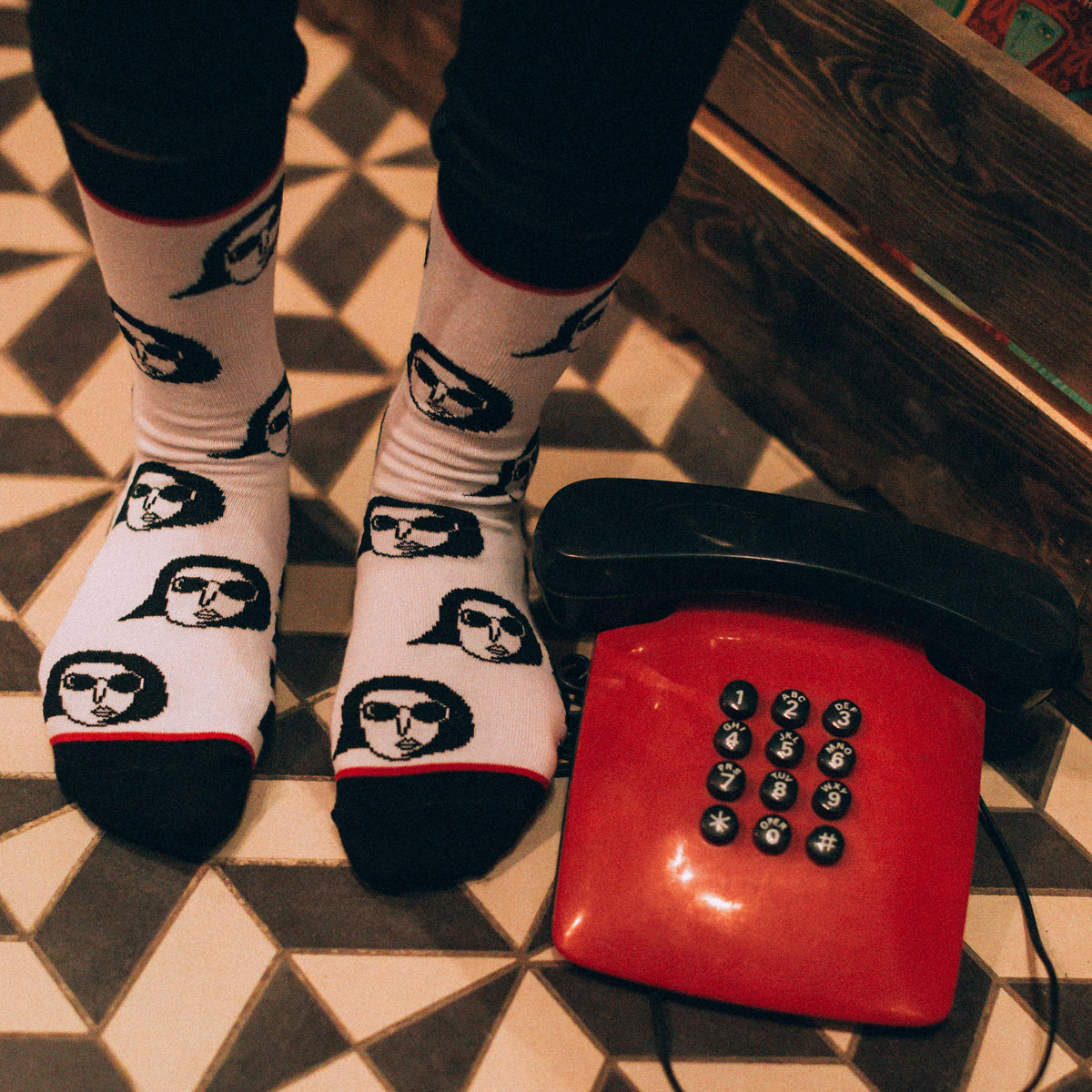 Long Socks ( Lee's wife )